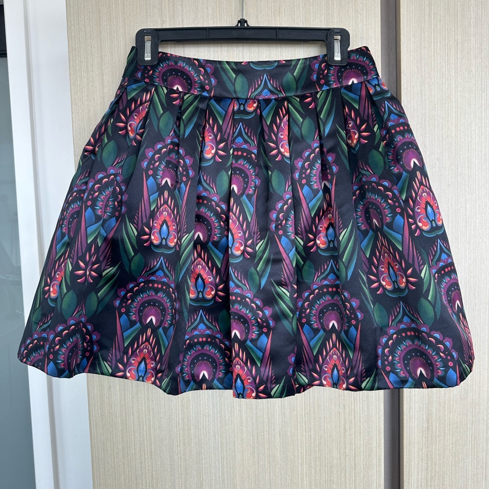 Alice & Olivia peacock print A-line poof mini skirt. Size 0.